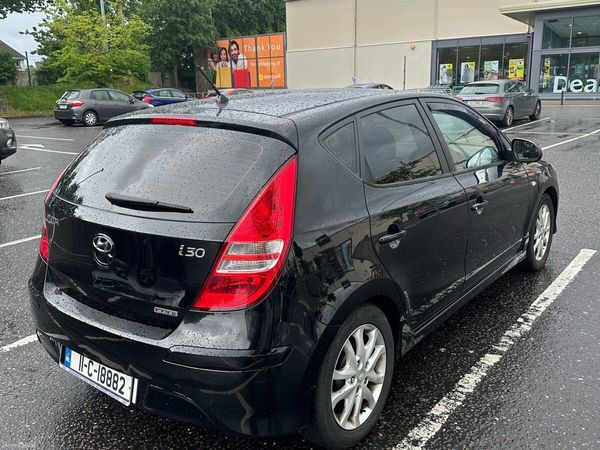 Hyundai i30 Hatchback, Diesel, 2011, Black