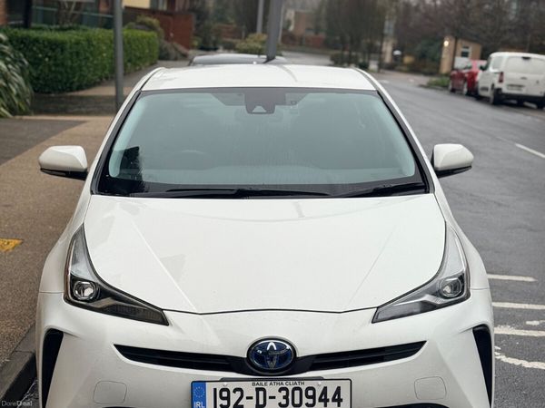 Toyota Prius Saloon, Petrol Hybrid, 2019, White