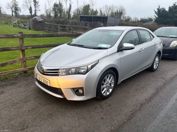 Toyota Corolla Saloon, Diesel, 2015, Silver