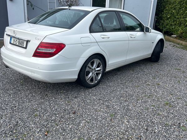 Mercedes-Benz C-Class Saloon, Diesel, 2011, White