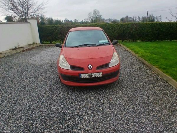 Renault Clio Hatchback, Petrol, 2006, Red