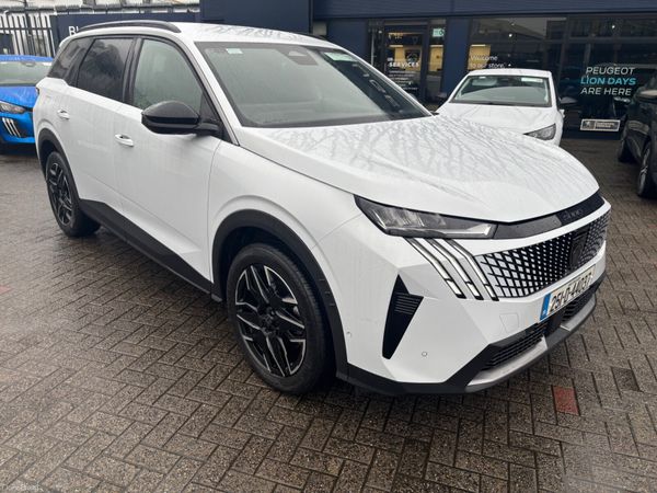 Peugeot 5008 MPV, Petrol, 2025, White