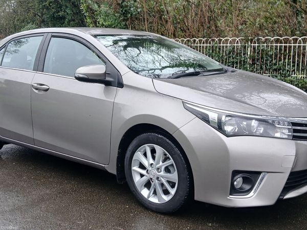 Toyota Corolla Saloon, Petrol, 2016, Beige