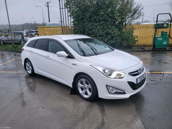 Hyundai i40 Estate/Jeep, Diesel, 2012, White