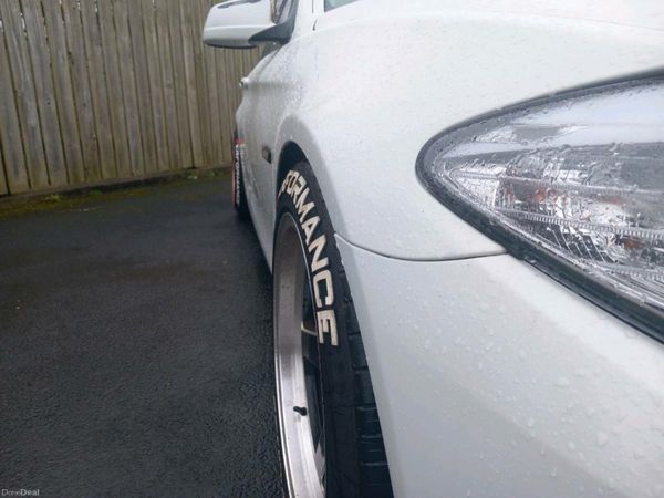 BMW 5-Series Saloon, Diesel, 2011, White