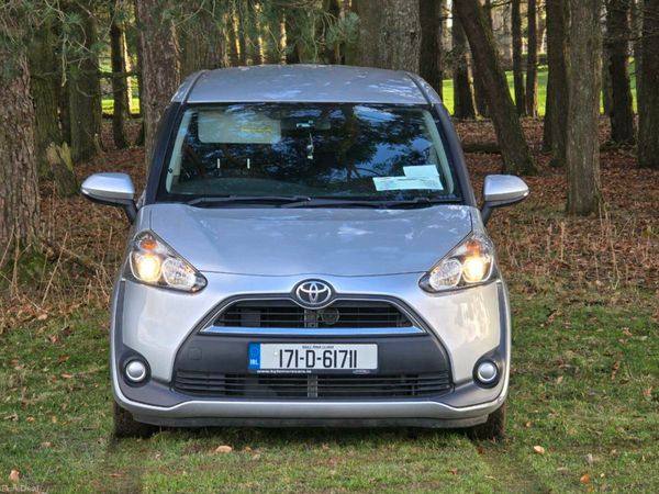 Toyota Sienta MPV, Petrol, 2017, Silver