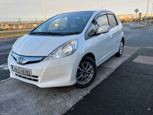 Honda Fit Hatchback, Petrol Hybrid, 2013, White