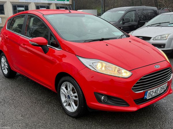 Ford Fiesta Hatchback, Petrol, 2015, Red