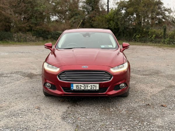 Ford Mondeo Hatchback, Diesel, 2015, Red