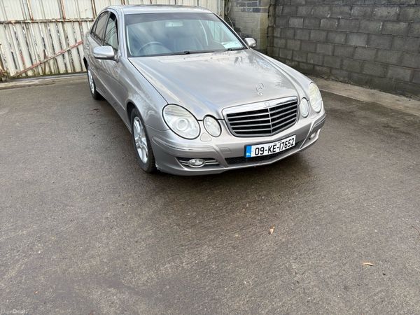 Mercedes-Benz E-Class Saloon, Diesel, 2009, Silver