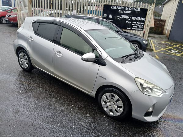 Toyota Aqua Hatchback, Petrol Hybrid, 2014, Silver