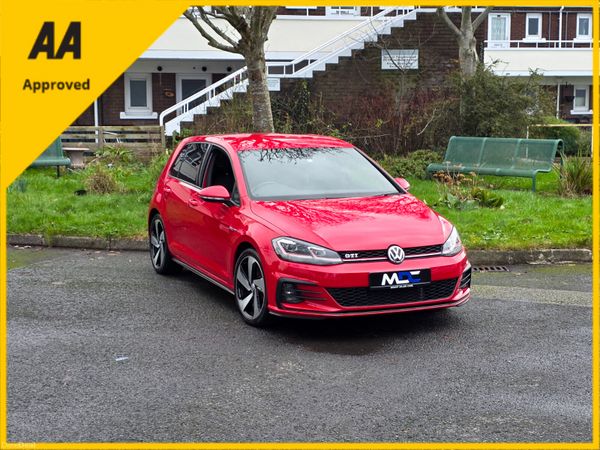 Volkswagen Golf Hatchback, Petrol, 2018, Red