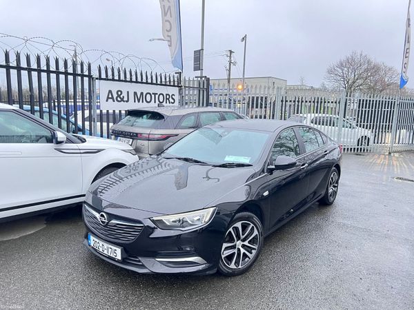 Opel Insignia Hatchback, Diesel, 2020, Black