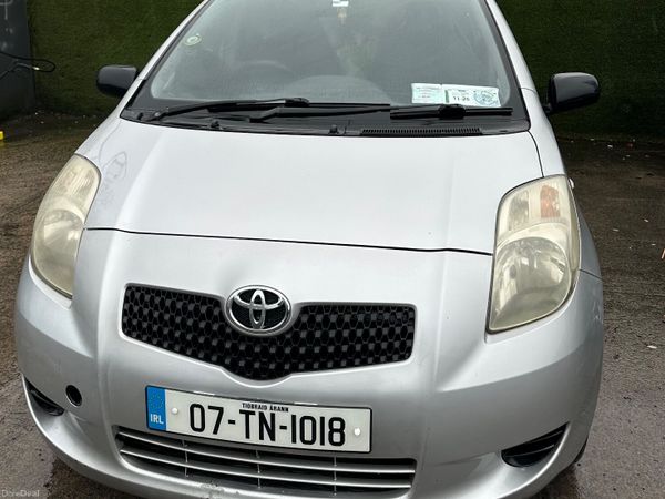 Toyota Yaris Hatchback, Petrol, 2007, Silver