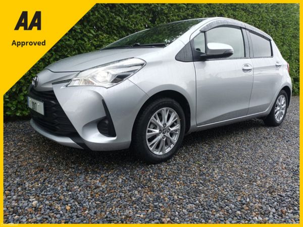 Toyota Yaris Hatchback, Petrol, 2017, Silver