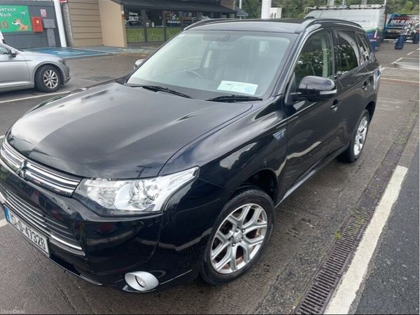 Mitsubishi Outlander SUV, Petrol Plug-in Hybrid, 2015, Black