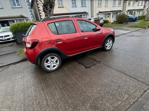 Dacia Sandero Stepway Hatchback, Diesel, 2016, Red