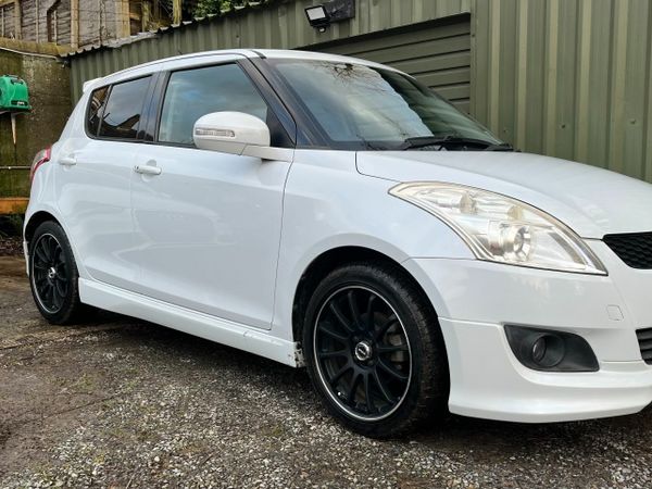Suzuki Swift Hatchback, Petrol, 2012, White