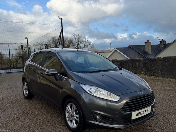 Ford Fiesta Hatchback, Petrol, 2016, Grey