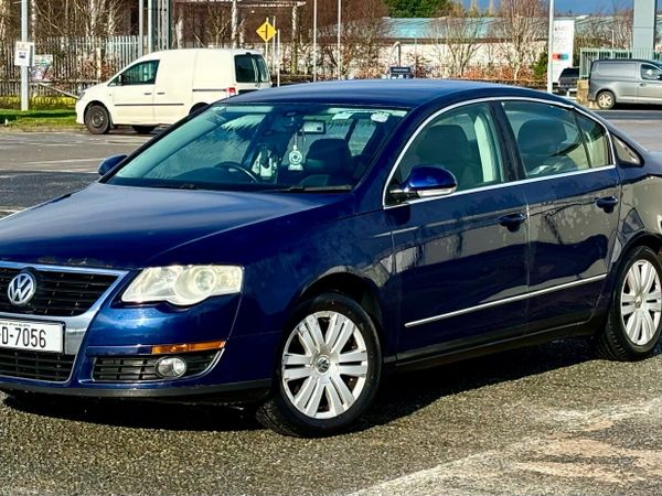 Volkswagen Passat Saloon, Diesel, 2009, Blue