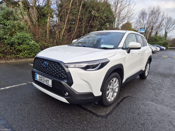 Toyota Corolla Cross Hatchback, Petrol Hybrid, 2023, White