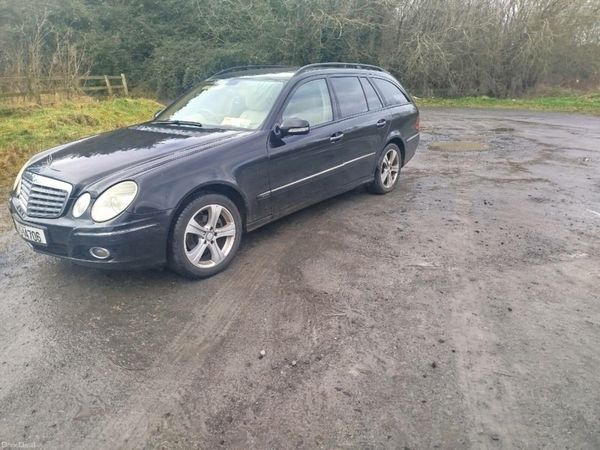 Mercedes-Benz E-Class Estate/Jeep, Petrol, 2009, Black