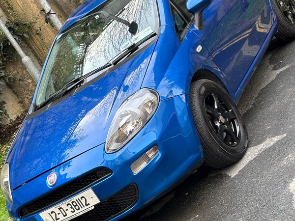Fiat Punto Hatchback, Petrol, 2012, Blue