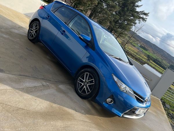 Toyota Auris Hatchback, Diesel, 2015, Blue