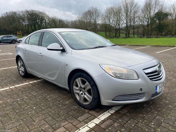 Vauxhall Insignia Hatchback, Diesel, 2011, Silver