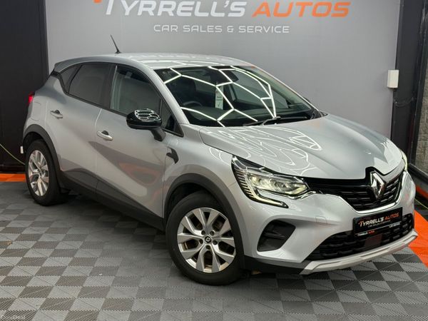 Renault Captur Hatchback, Petrol, 2022, Grey