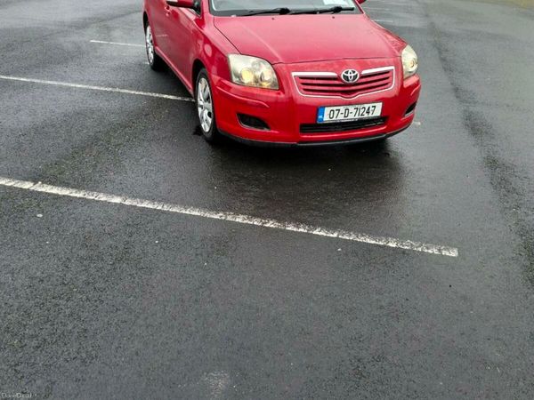 Toyota Avensis Saloon, Petrol, 2007, Red