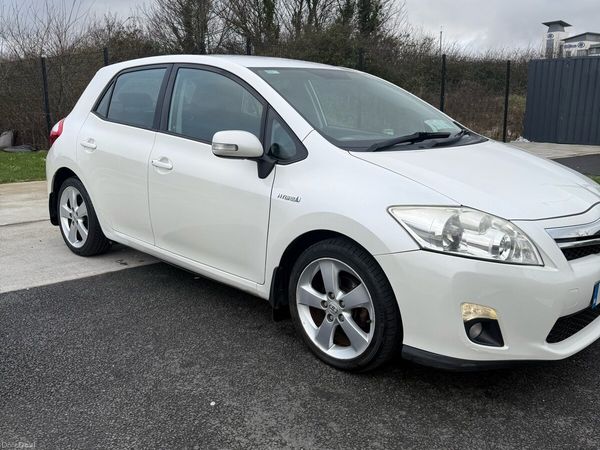 Toyota Auris Hatchback, Petrol Hybrid, 2011, White