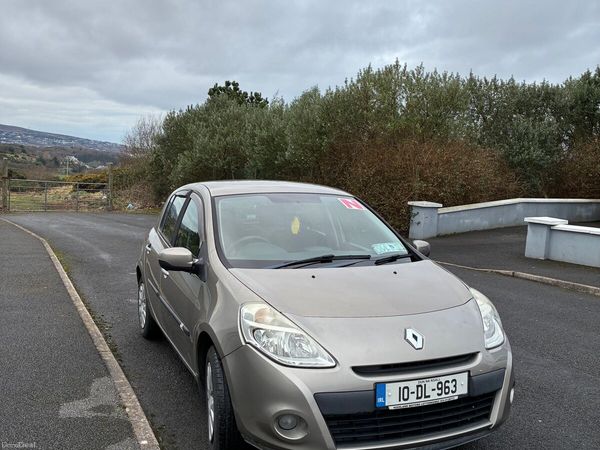 Renault Clio Hatchback, Ethanol Petrol, 2010, Gold