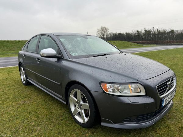 Volvo S40 Saloon, Diesel, 2010, Grey
