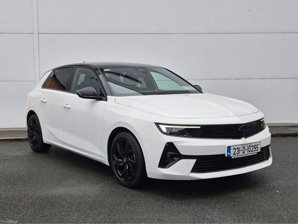 Opel Astra Hatchback, Petrol, 2023, White