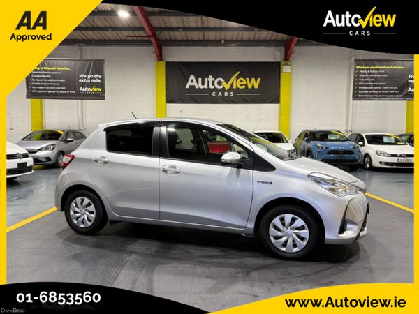 Toyota Yaris Hatchback, Petrol Hybrid, 2019, Silver