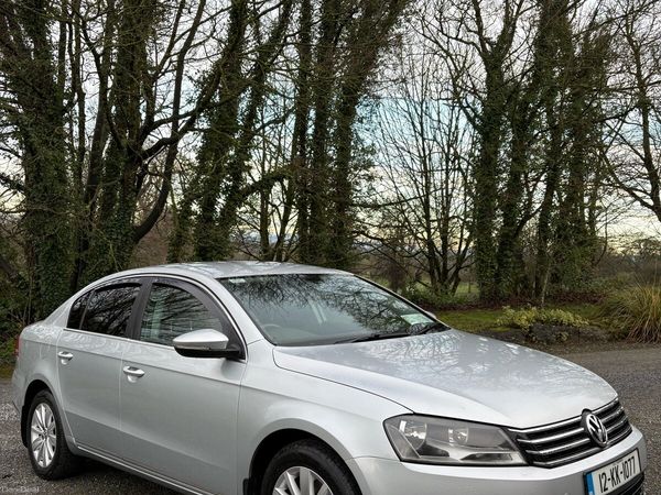 Volkswagen Passat Saloon, Diesel, 2012, Silver