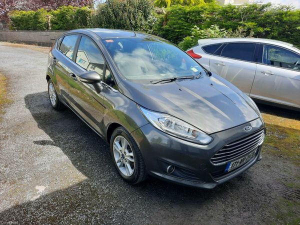 Ford Fiesta Hatchback, Petrol, 2017, Grey