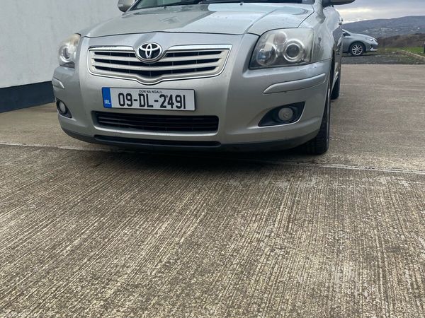 Toyota Avensis Hatchback, Diesel, 2009, Silver