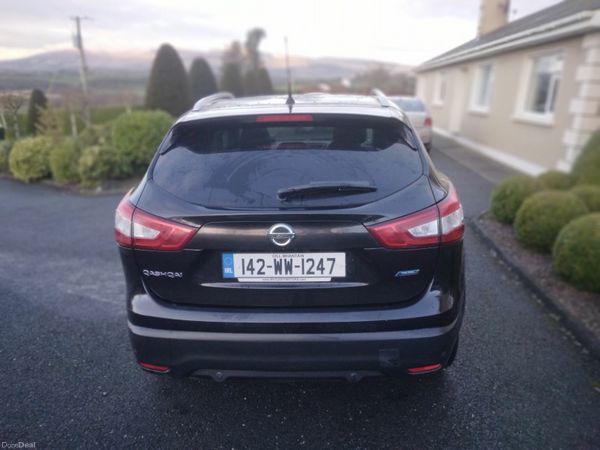 Nissan Qashqai Hatchback, Diesel, 2014, Black