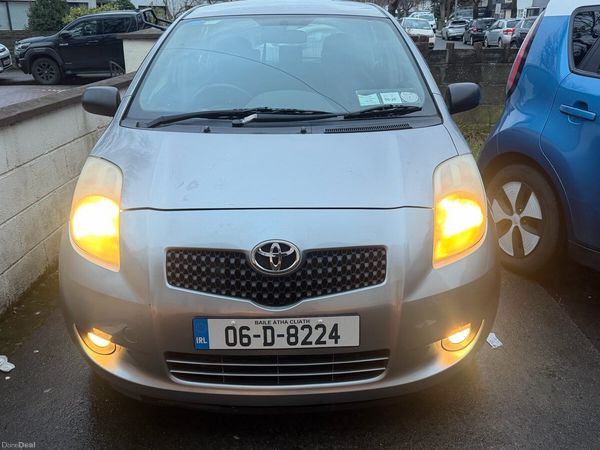 Toyota Yaris Hatchback, Petrol, 2006, Silver