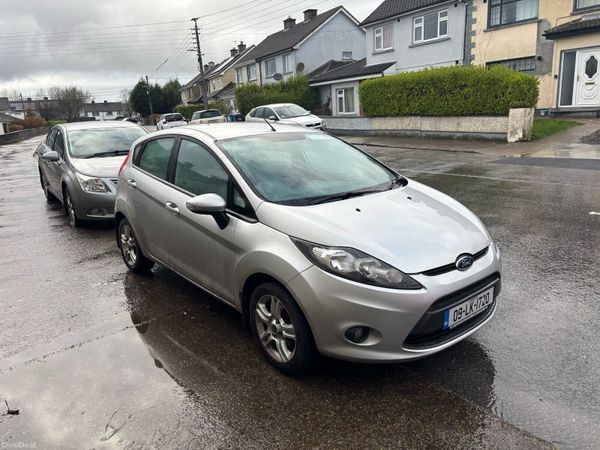 Ford Fiesta Hatchback, Petrol, 2009, Silver