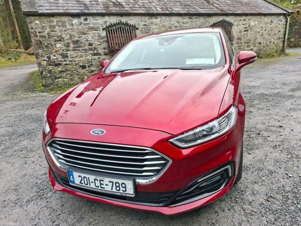 Ford Mondeo Hatchback, Diesel, 2020, Red
