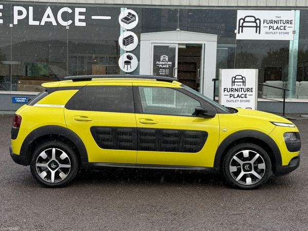 Citroen C4 Hatchback, Petrol, 2018, Yellow