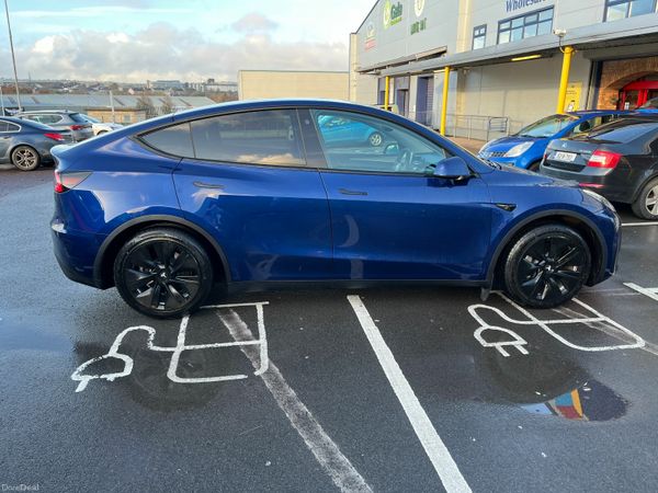 Tesla Model Y MPV, Electric, 2023, Blue