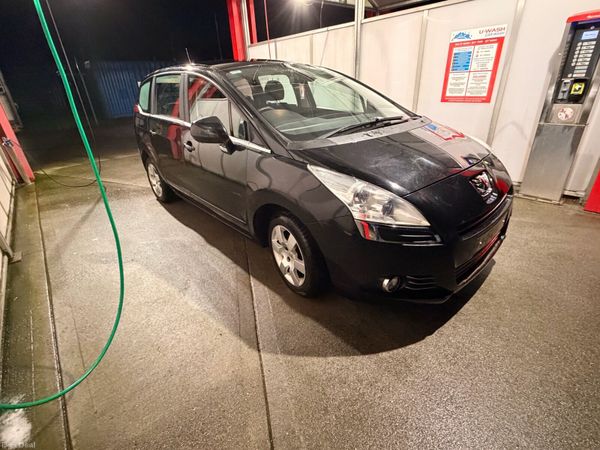 Peugeot 5008 MPV, Diesel, 2011, Black