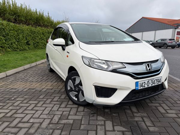 Honda Fit Hatchback, Petrol Hybrid, 2014, White