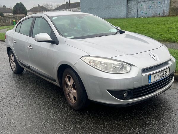 Renault Fluence Saloon, Diesel, 2011, Silver