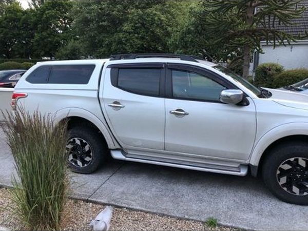 Mitsubishi L200 Crew Cab, Diesel, 2017, White