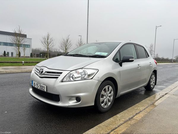 Toyota Auris Hatchback, Diesel, 2010, Silver